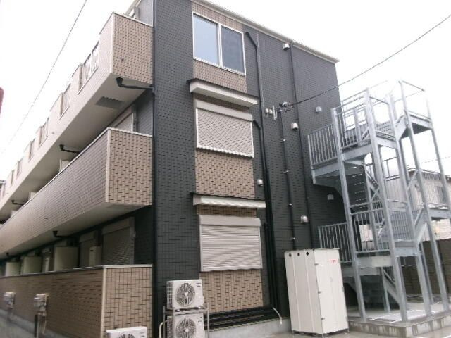 ブリリアンス根岸の外観