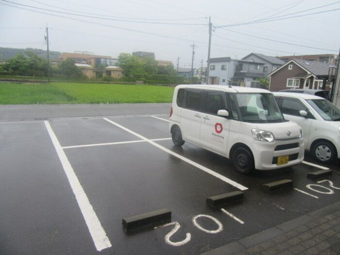 コンフォール２１の駐車場