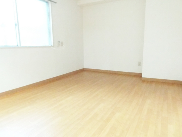クレール東十条の洋室|明るい洋室です！