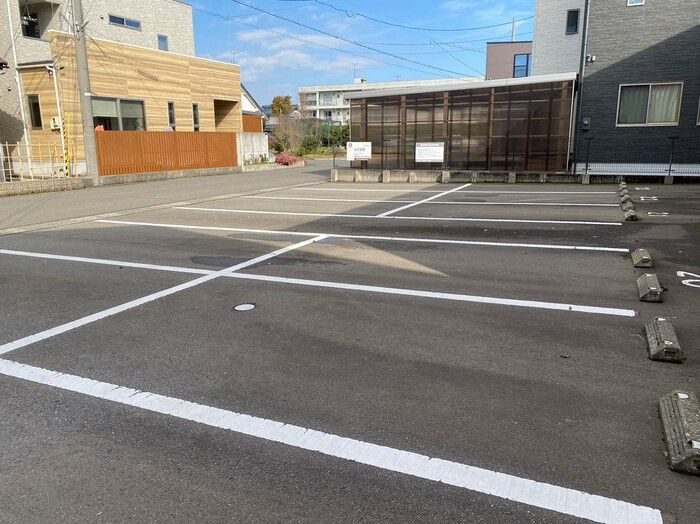 グレイスフルスクエア　Ｄの駐車場