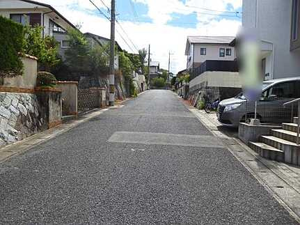安佐北区倉掛３丁目の前面道路含む現地写真