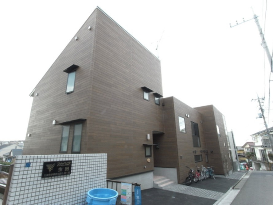 川崎市多摩区生田６丁目のアパートの外観