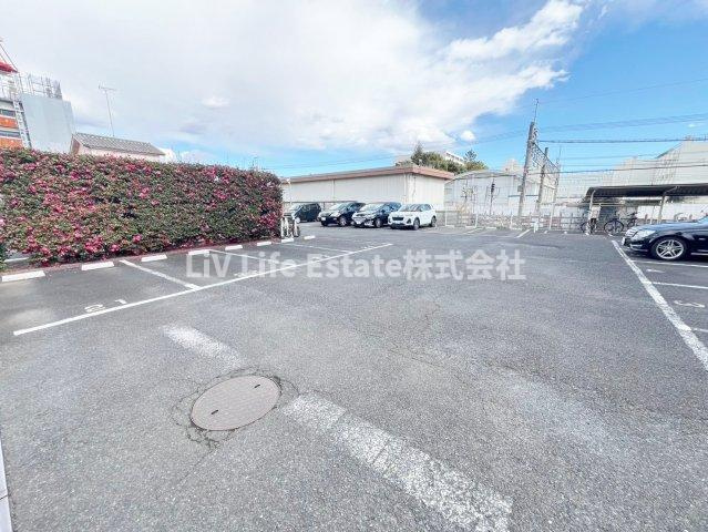 第３アークビルの駐車場