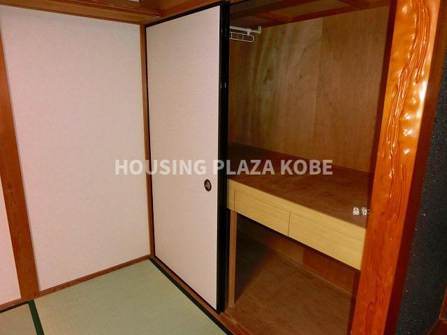 神戸市須磨区千守町２丁目の一戸建ての収納