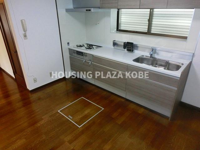神戸市須磨区千守町２丁目の一戸建てのキッチン