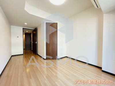 【居間・リビング】 | エスリード大手前 | ※同物件　別間取り　参考写真