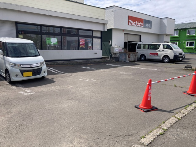 芦野５－１５－１３貸店舗の駐車場