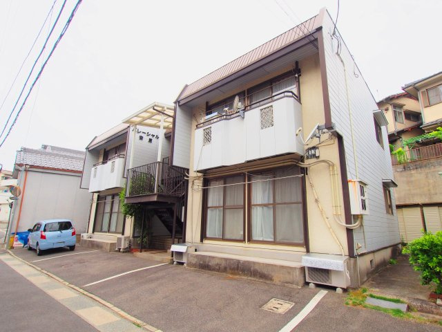 パレーシャル安原の外観