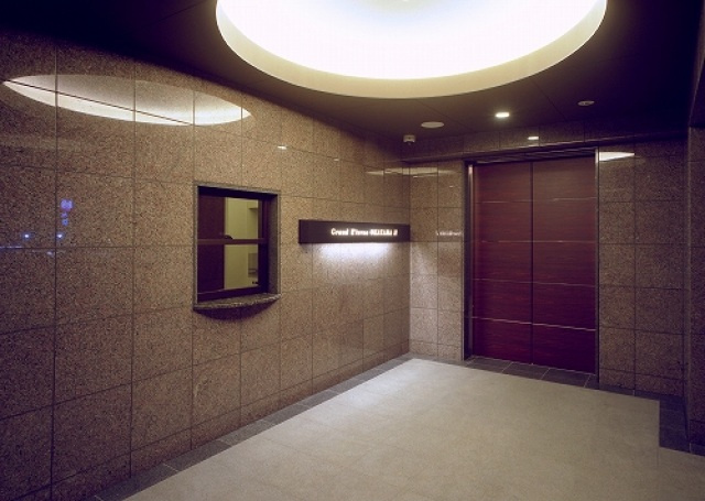 Grand E'terna岡山Ⅲのエントランス