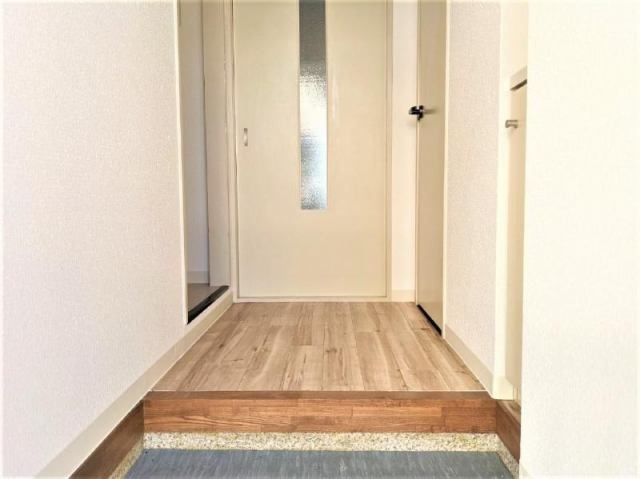 【玄関】 | アンソレイユ | 同建物の別部屋写真です。