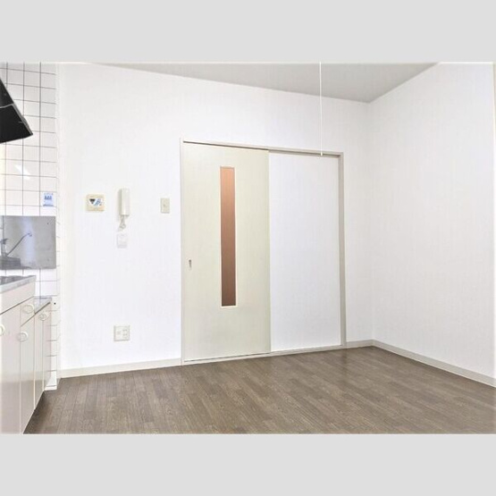 【エントランス】 | アンソレイユ | 同建物の別部屋写真です。