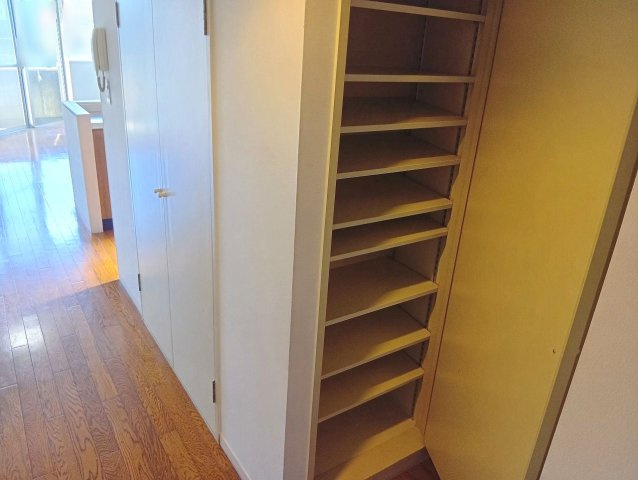 EXT B棟の収納|ちょっとした収納スペースも充実しています