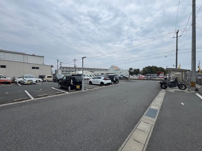 Leafullの駐車場