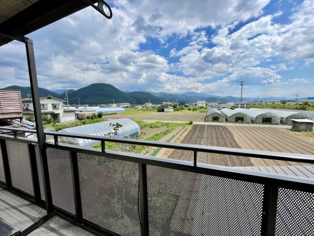 【バルコニー】 | 【リフォーム済み中古戸建】山形市大字青柳
