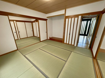 【和室】 | 【リフォーム済み中古戸建】山形市大字青柳 | 1階　続き間の和室です。