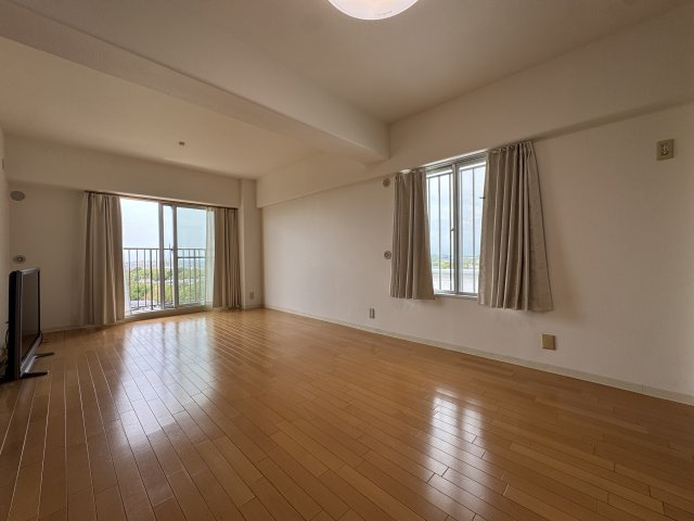 ネオコーポ明舞弐番館の居間・リビング