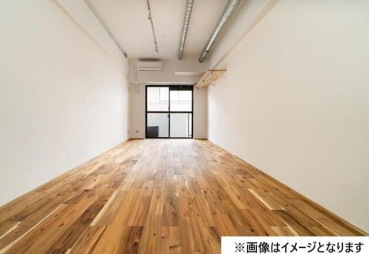 ロイヤルハイツ新宿御苑の居間・リビング