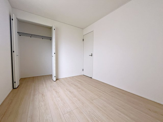 新築戸建・新築建売　西郷村小田倉第36　熊倉小・西郷第一中の洋室|全居室収納完備！収納が多いとお部屋もスッキリ！お荷物が多くても安心です！