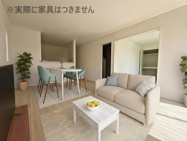 新築戸建・新築建売　西郷村小田倉第36　熊倉小・西郷第一中の居間・リビング|画像はバーチャルホームステージングの加工による演出で、実際の家具は付きません。