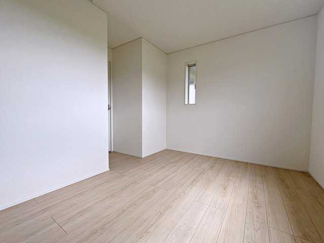 新築戸建・新築建売　西郷村小田倉第36　熊倉小・西郷第一中の洋室|6.5帖の洋室は自然光が長時間入る2面採光で明るく気持ちの良いプライベート空間です！