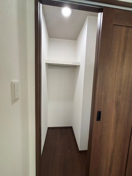 Ｔｈｅ　Ｓｈｉｎａｇａｗａ　Ｅａｓｔ　Ｒｅｓｉｄｅｎｃｅの居間・リビング|こちらのリビングで趣味の時間をお楽しみください