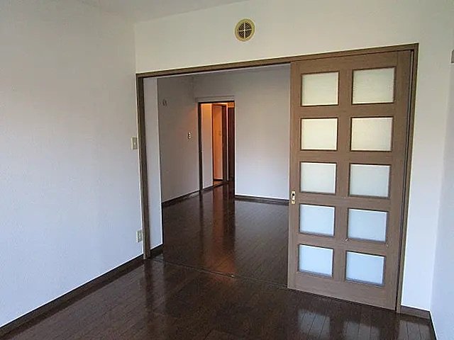 パブリックの洋室