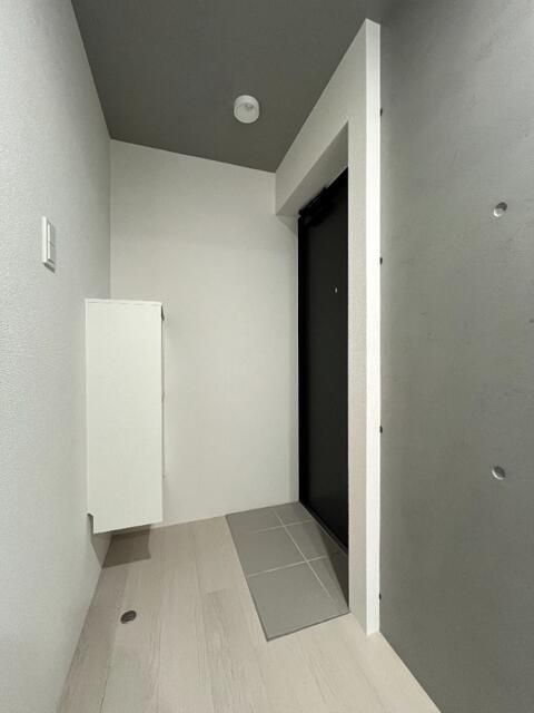 クロレ東日暮里の玄関