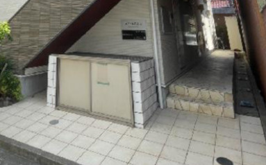 ロワール名古屋のエントランス