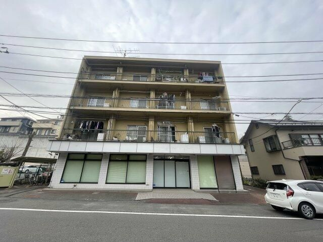 小川ビルの外観