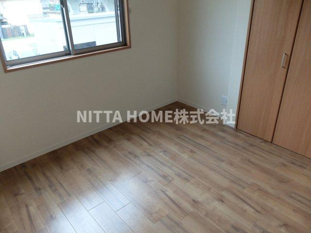 グレート　ハピネスの内装|洋室は４．５帖と６．１帖の２部屋あります★