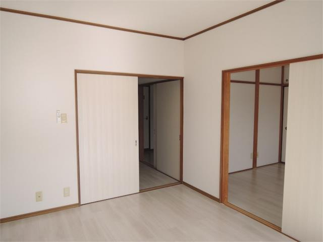 メゾン桃山の洋室
