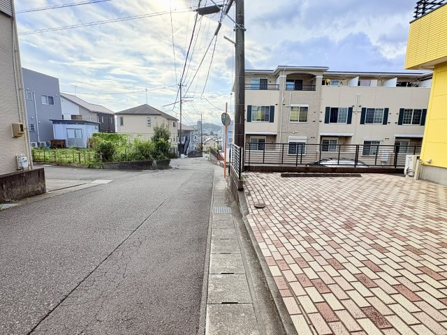 【前面道路含む現地写真】の画像