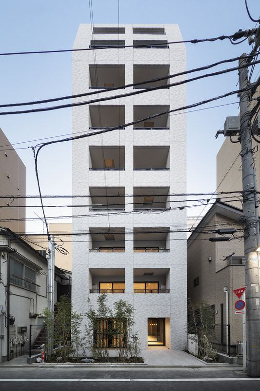エストゥルースプラス西日暮里の外観