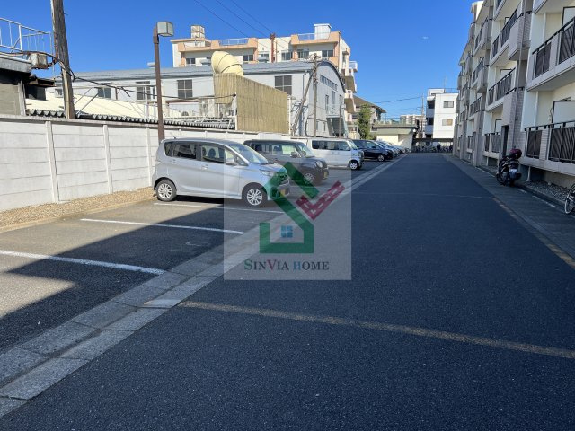 コーポレート志木街道の駐車場