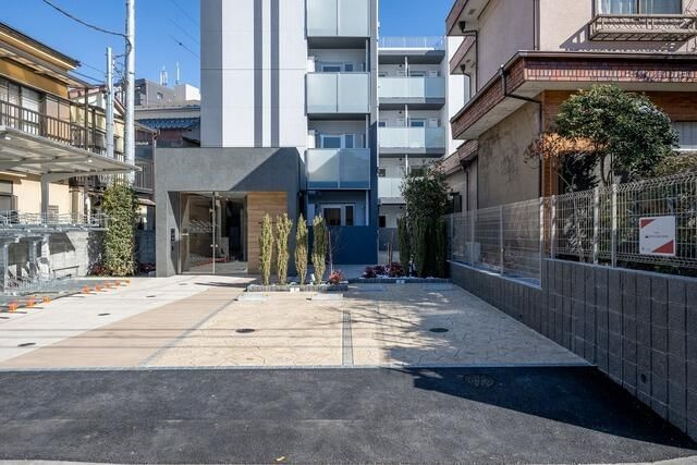 ｇｕｔｅ　Ｗｏｈｎｕｎｇ　北千住の駐車場