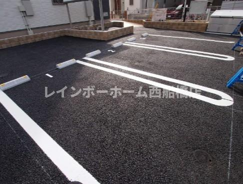 ハイ　ブリッジの駐車場