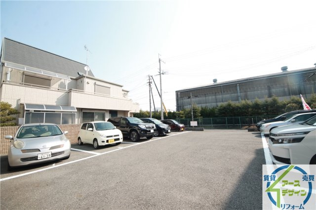 クレッシェンドＷＡＫＯＵの駐車場