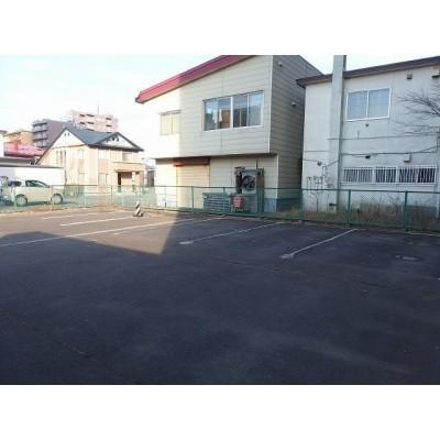 ウェザリアの駐車場