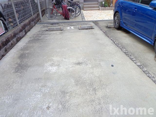Ｎｅｏ　Ｃｏｕｒｔ　藤の駐車場