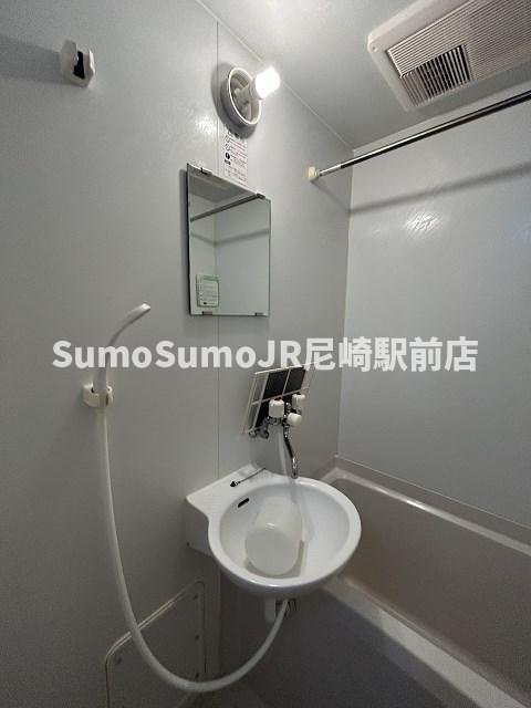 レオパレス西長洲の洗面所|脱衣スペースもあります