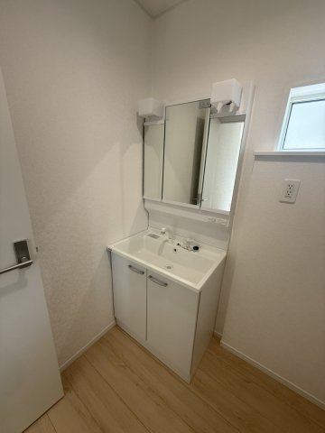 クレイドルガーデン山口市吉敷上東 第2　3号棟の独立洗面台