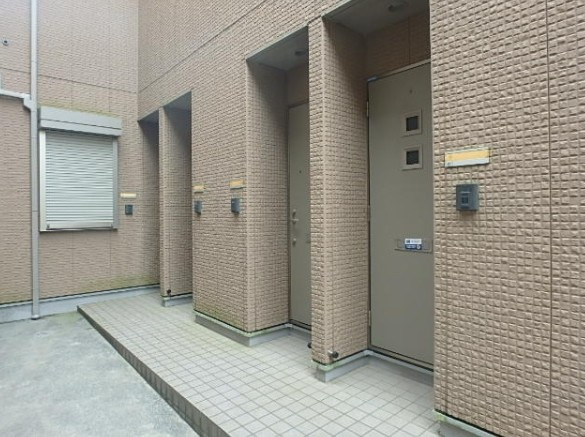 板橋区向原２丁目のアパートのエントランス