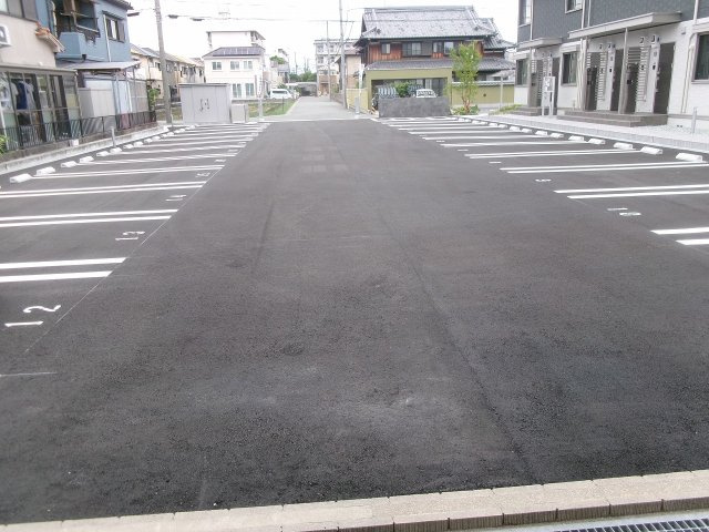アルコバレーノⅩの駐車場