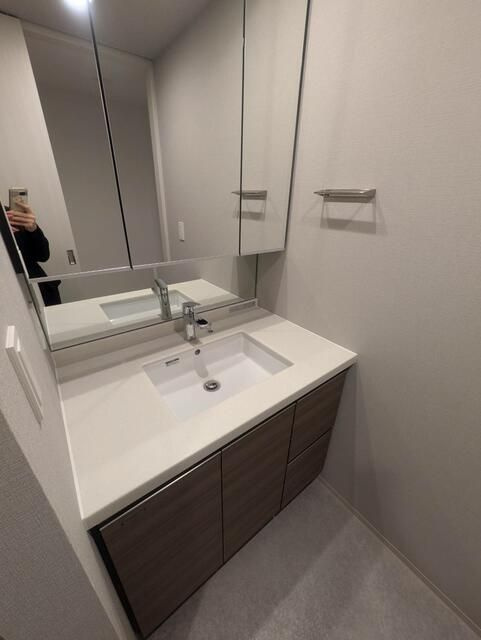 クレストコート北千住レジデンスの独立洗面台