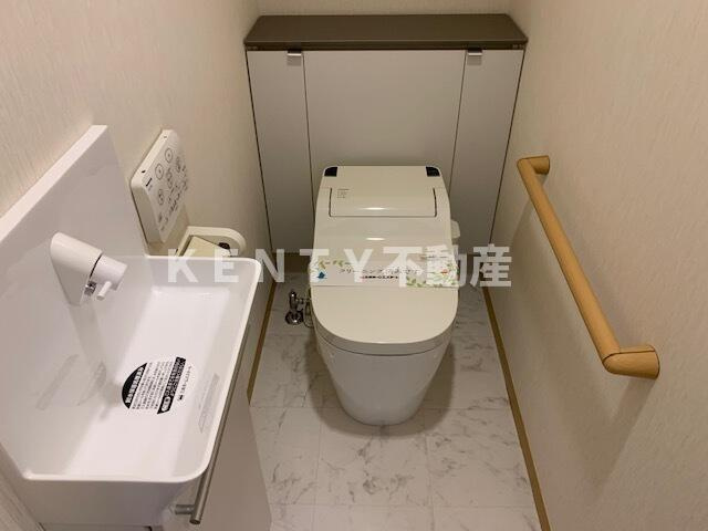 【トイレ】 | ラ　カーサ　セレッソ | 落ち着いた色調のトイレです