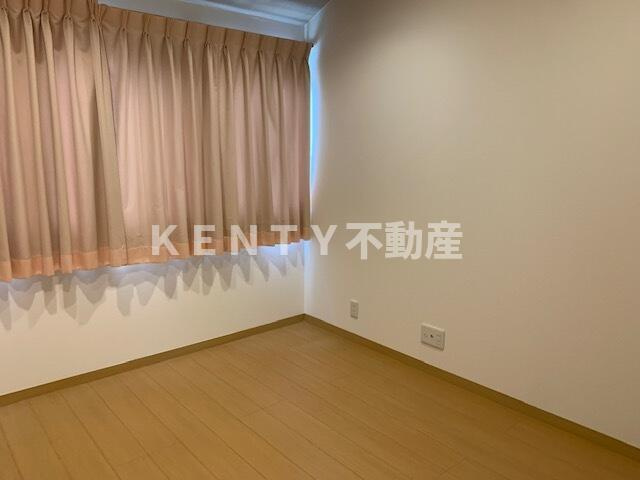 【寝室】 | ラ　カーサ　セレッソ | 使い勝手のいい寝室です