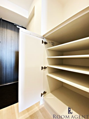 S-RESIDENCE堀田の玄関