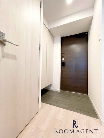 S-RESIDENCE堀田駅前の玄関