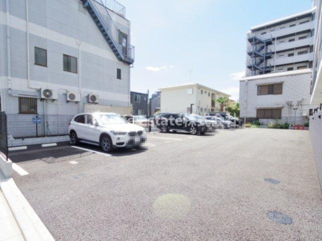 リッツ　ラピス　～LITZ　LAPIS～の駐車場