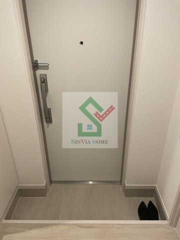 リブリ膝折の玄関